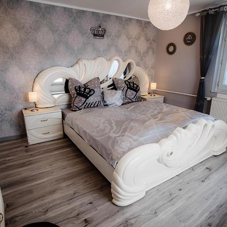 Timeout Royal Apartment Ellar Exterior foto