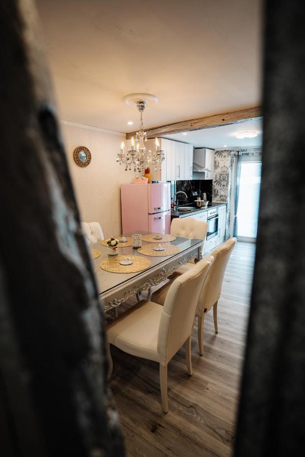 Timeout Royal Apartment Ellar Exterior foto
