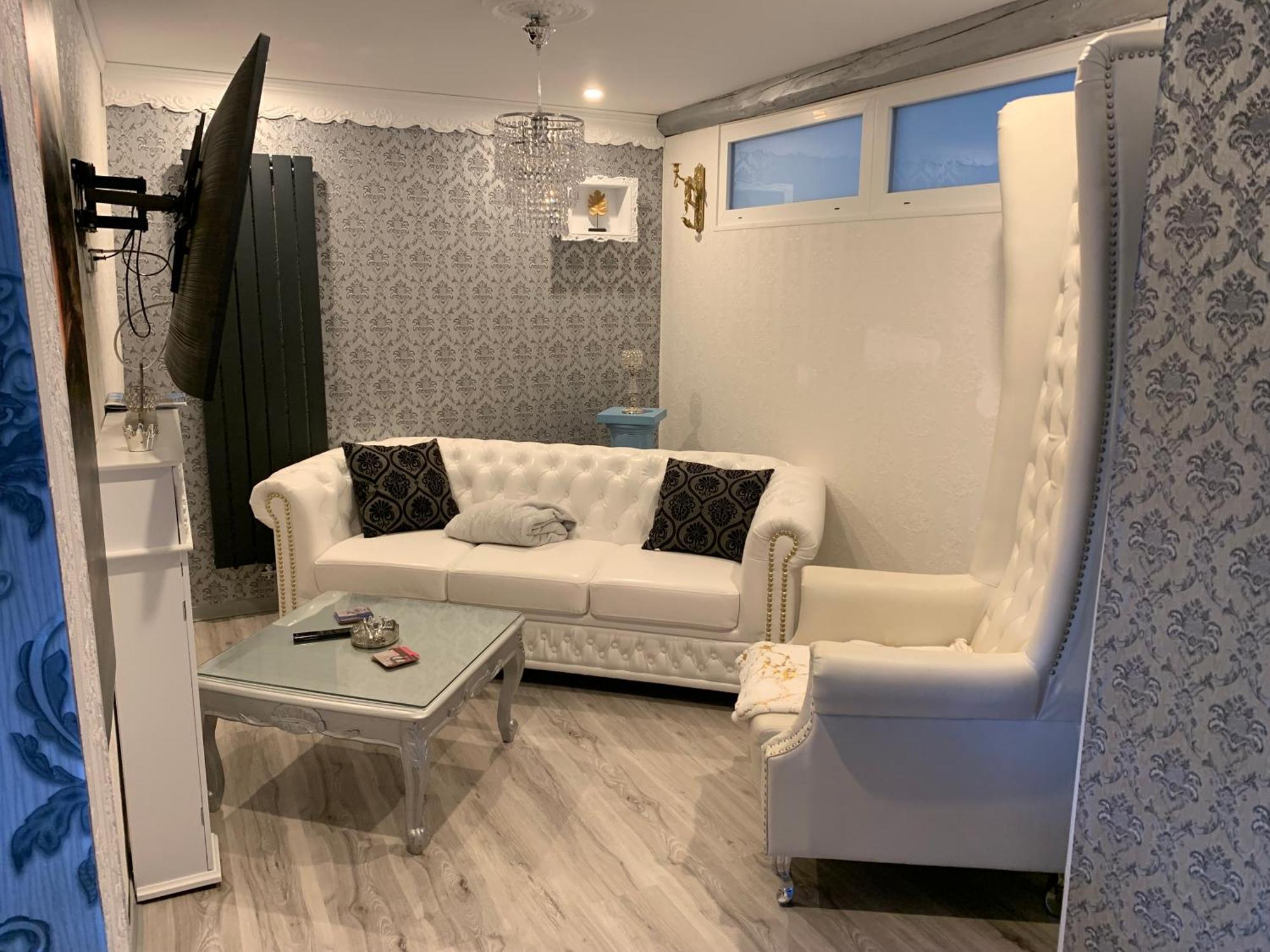 Timeout Royal Apartment Ellar Exterior foto